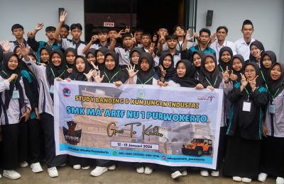 Kunjungan Industri SMK Ma'arif NU 1 Purwokerto ke SMK PGRI 2 Kaliwungu Kudus